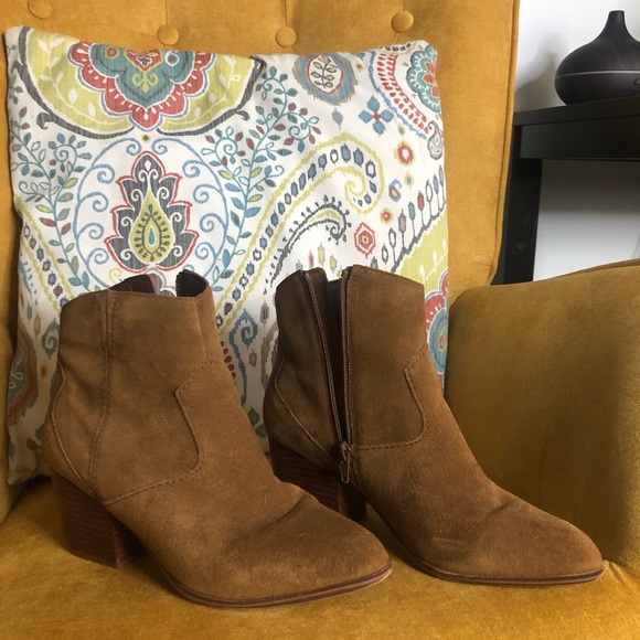 Suede Aldo Ankle Boots - size 8.5US - Picture 2 of 7